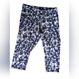Old Navy Women's Capri Leggings in Navy and White Print Yoga Active Workout